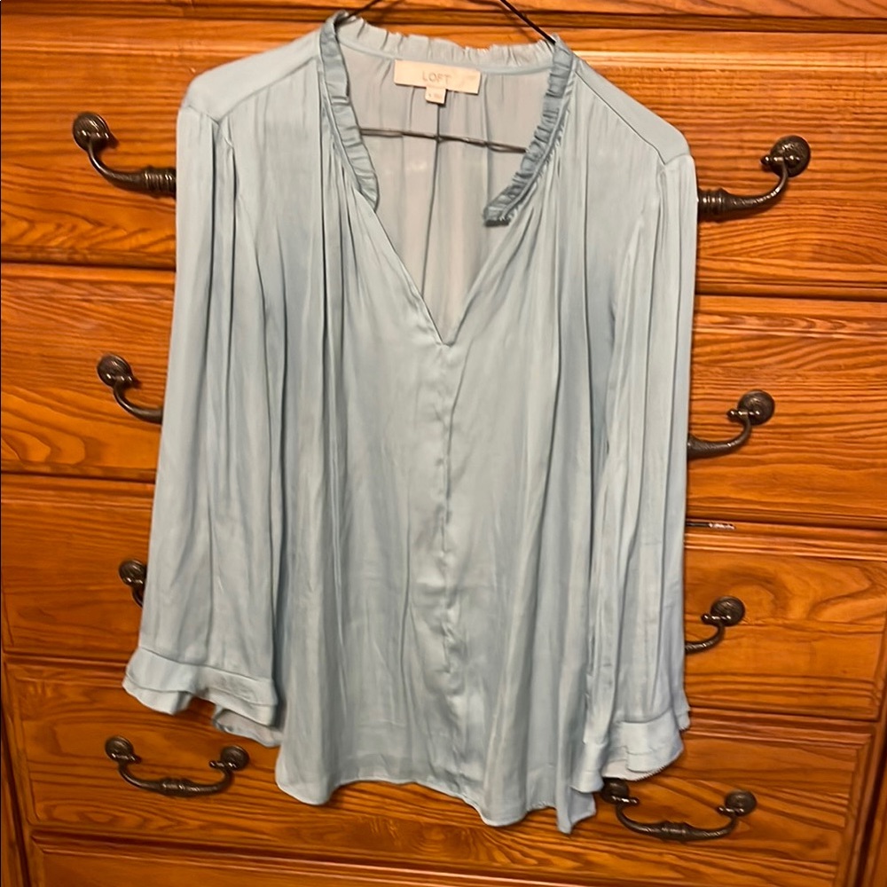 LOFT Blue V-neck 3/4 Sleeve Relaxed Blouse